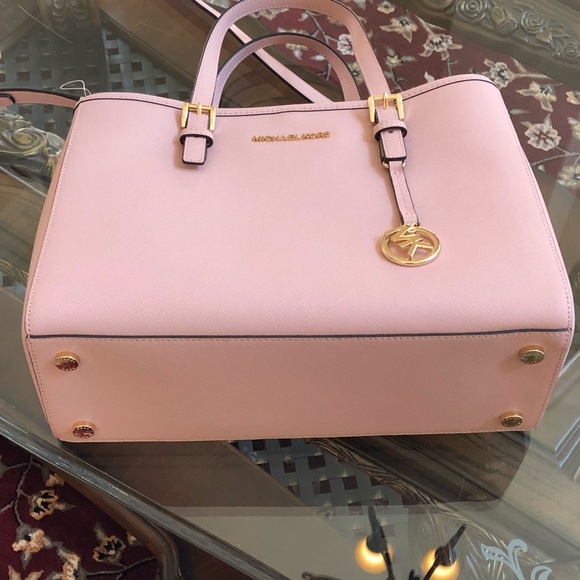 Authentic Michael Kors ew medium handbag crossbody - Picture 2 of 8